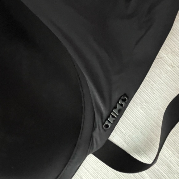 Victorias Secret x Skims Black Underwire Bra - Picture 6 of 6